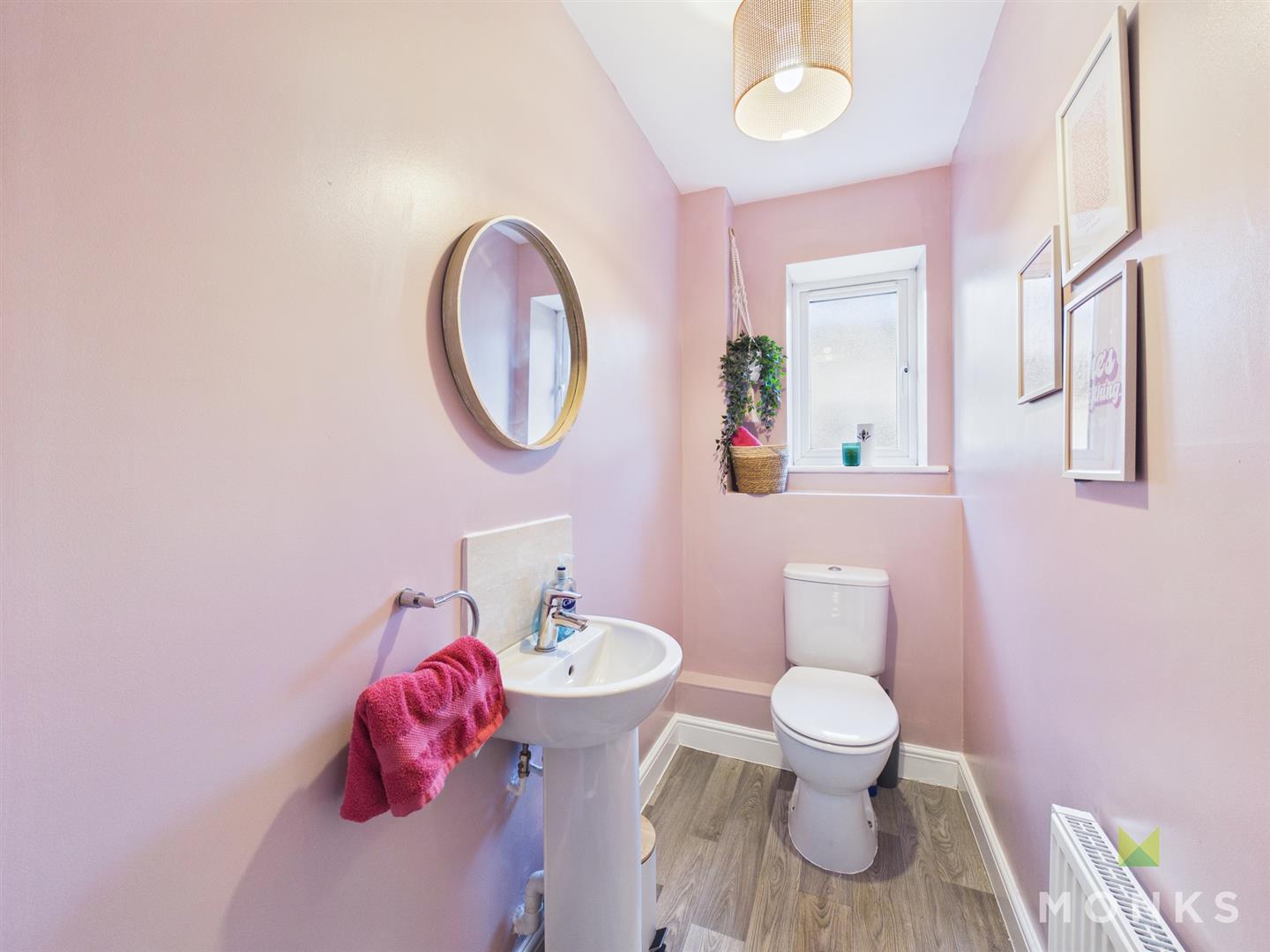 1 Cysgod Y Gyrn, Oswestry, SY10 7LQ For Sale